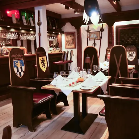 & Restaurant Schaumburger Ritter, 3*