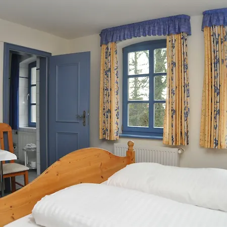 & Restaurant Schaumburger Ritter,