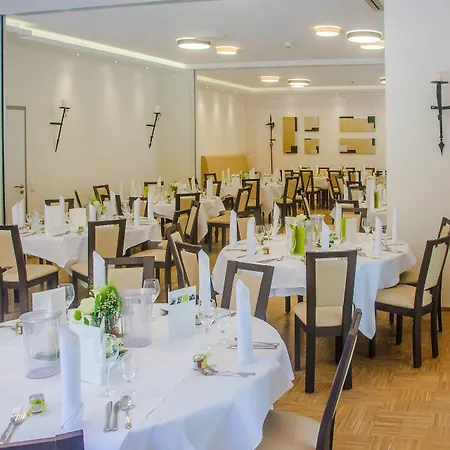 & Restaurant Schaumburger Ritter, 3*