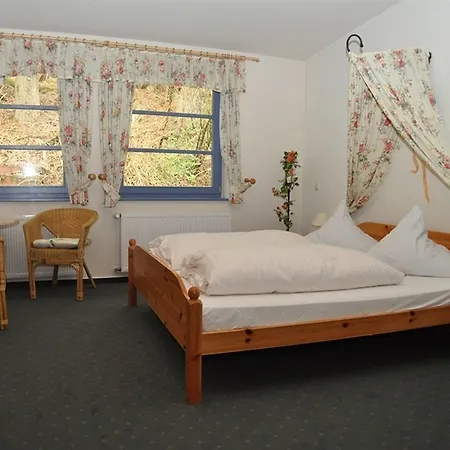 & Restaurant Schaumburger Ritter, 3*