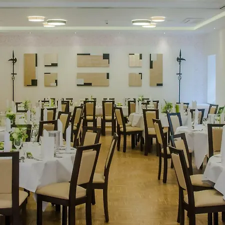 & Restaurant Schaumburger Ritter, 3* Rinteln